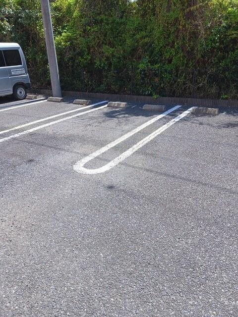 ハーモニーＡ（202） 駐車場