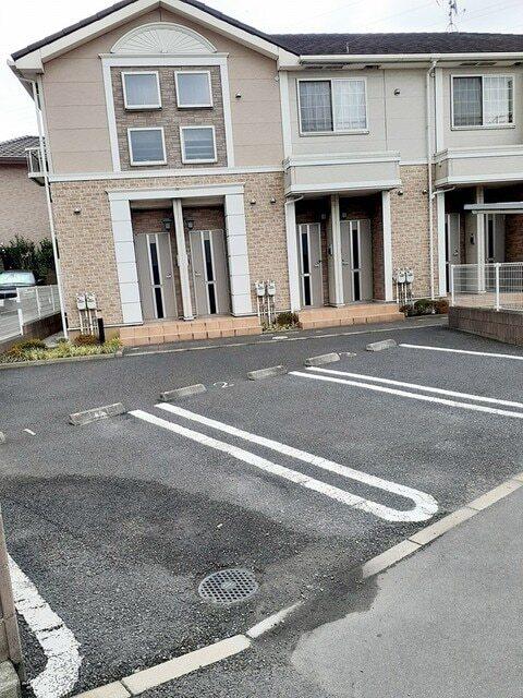 グリフォードＢ（102） 駐車場