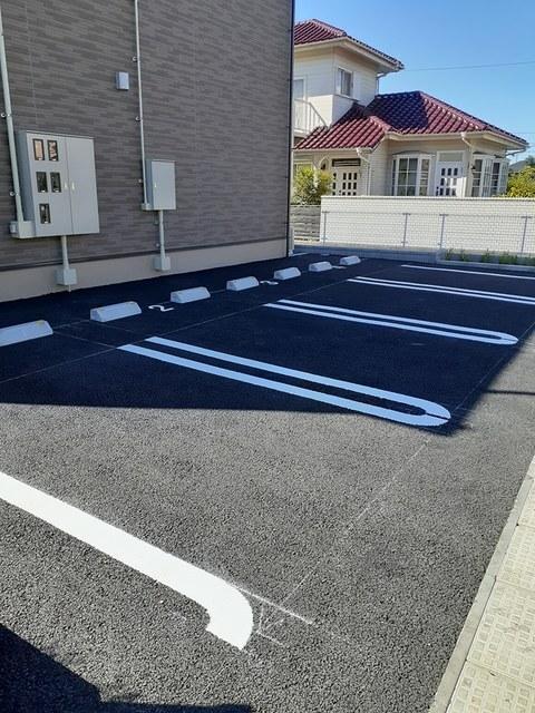 プロスペラージュ（201） 駐車場