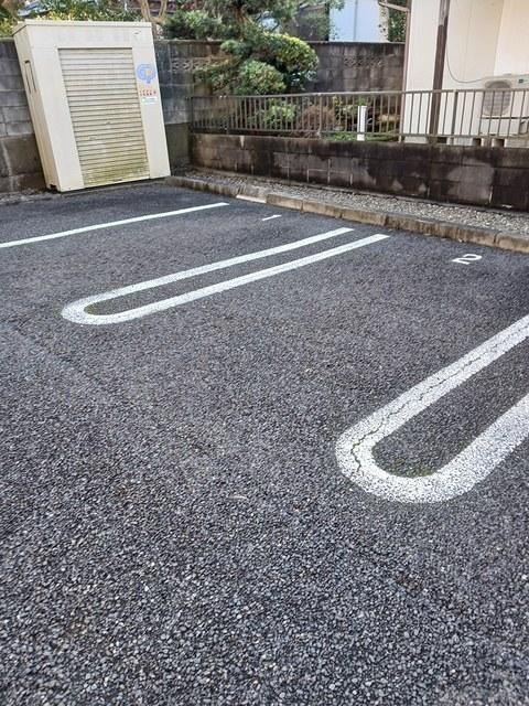 ソフィア・オレンジ（202） 駐車場