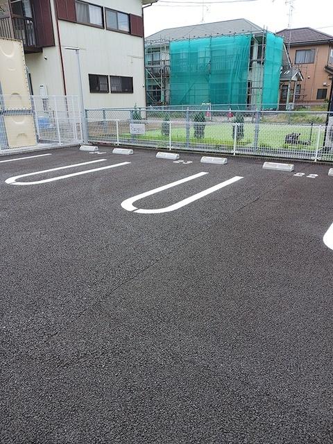 グレースコートⅧ（101） 駐車場