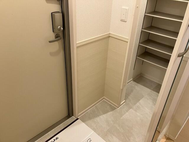 ラランジャ（302） 玄関