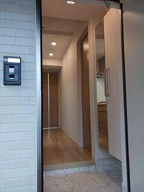 メゾンドール（101） 玄関