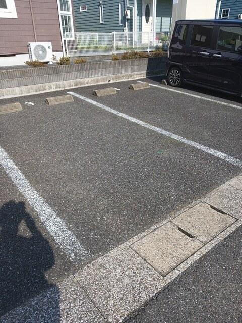 レモンハートⅡ（201） 駐車場