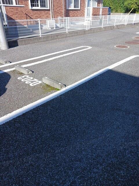 ファミールⅣ（202） 駐車場