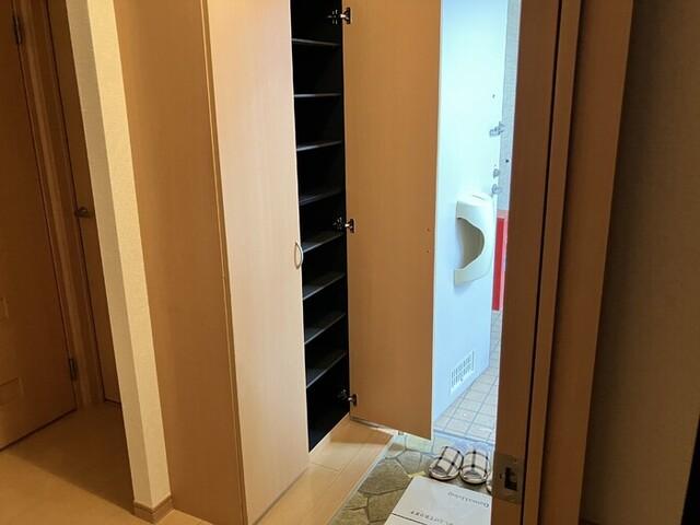 アンソレイエ　西館（101） 玄関