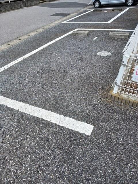 グレースコート２（101） 駐車場