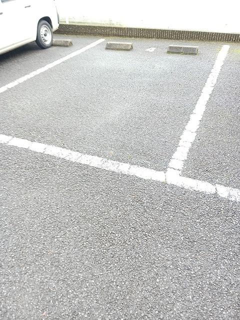 ピュアクエスト（201） 駐車場