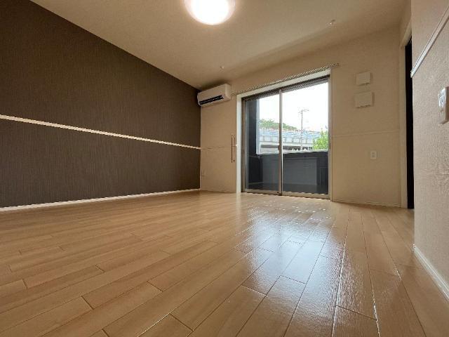 チャコールⅡ番館 リビング