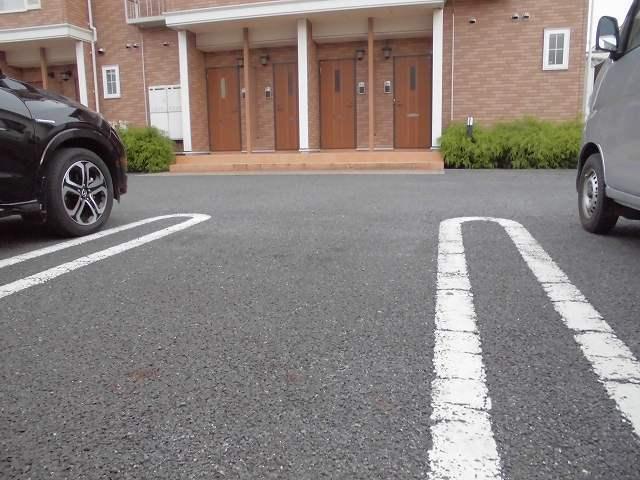 ピーノパストラル４（103） 駐車場