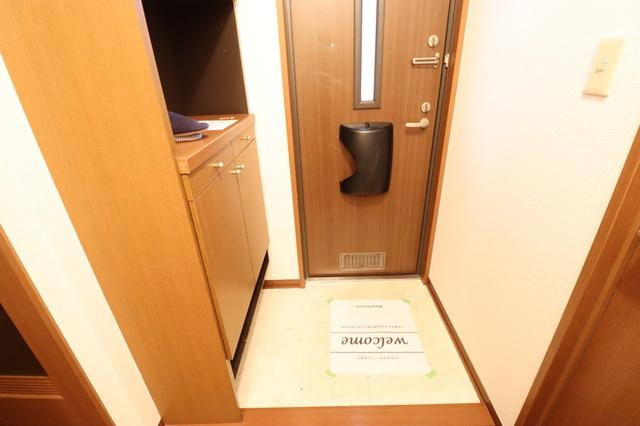ロイヤルクレッセント西登戸（103） 玄関