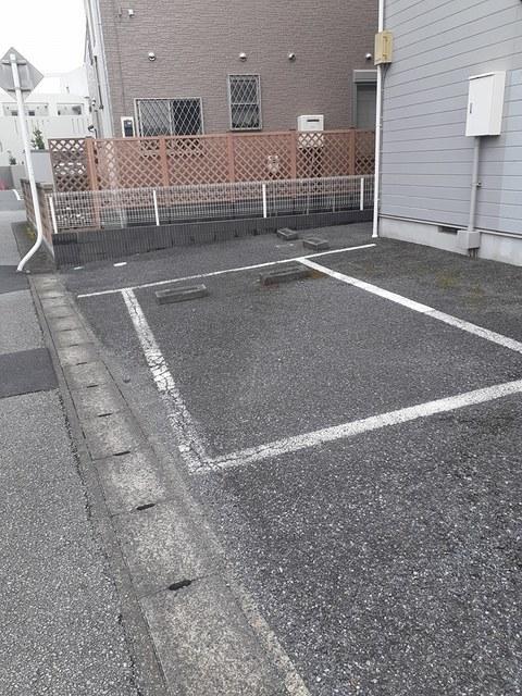 グレースコート２（104） 駐車場