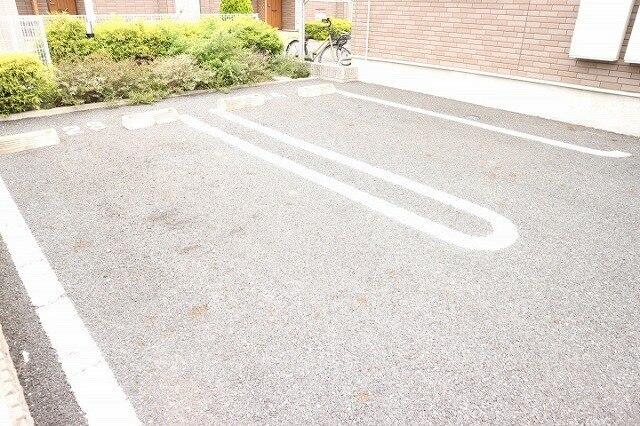 ピーノパストラル６（202） 駐車場