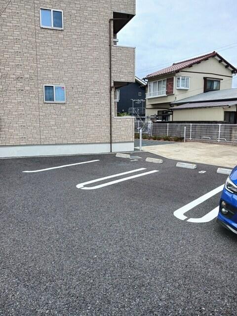 ＣＯＳＭＯ　ＬＩＧＨＴ（202） 駐車場