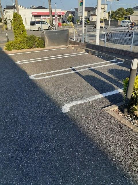 サン　アーク　ビレッジ（204） 駐車場