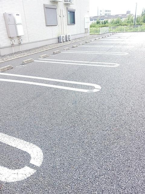 サンヴェール茂原Ｃ（101） 駐車場