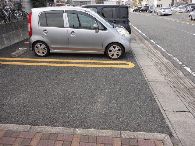 アリエーテ（204） 駐車場