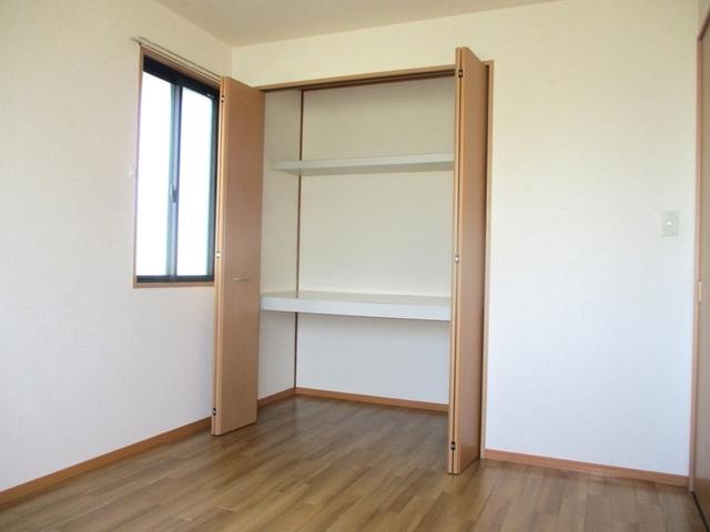 ＩＳ・若葉　ＡＢ（B101） 収納