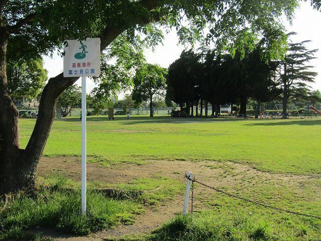 富士見公園：600m
