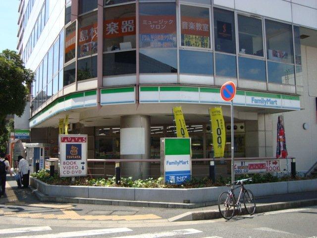 ファミリーマート稲毛海岸駅前店：1253m