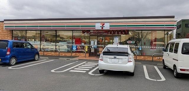 セブンイレブン木更津江川店：110m