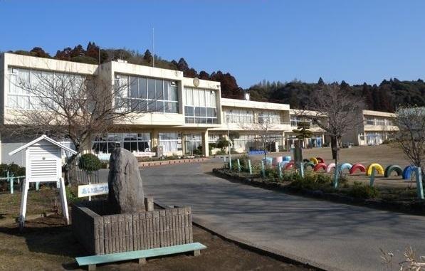 茂原市立豊田小学校：950m