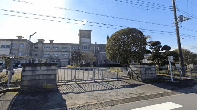 横芝光町立横芝小学校：1695m