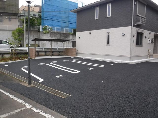 ヴェルドミールⅤ（202） 駐車場