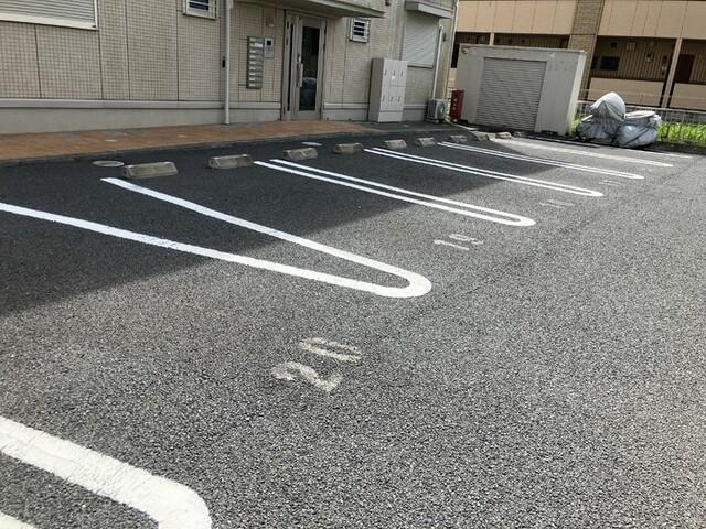 メゾン　あい・あこ　あい（102） 駐車場