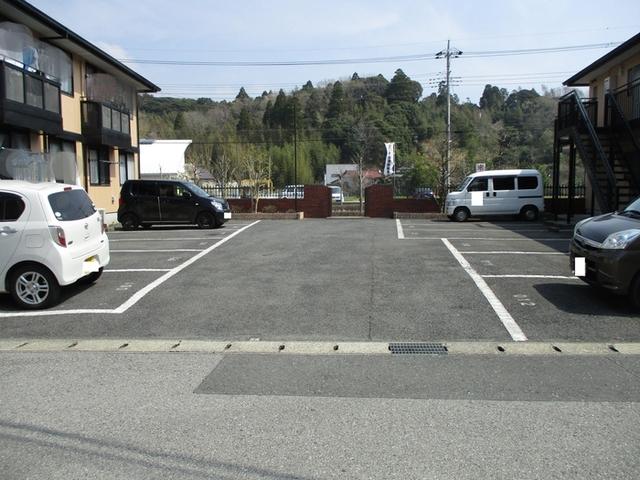 グリーンヒルズ　A棟（203） 駐車場