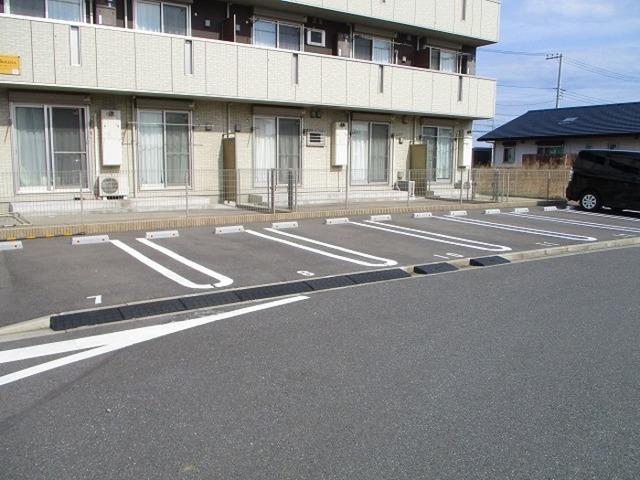 イルセレーナ（202） 駐車場