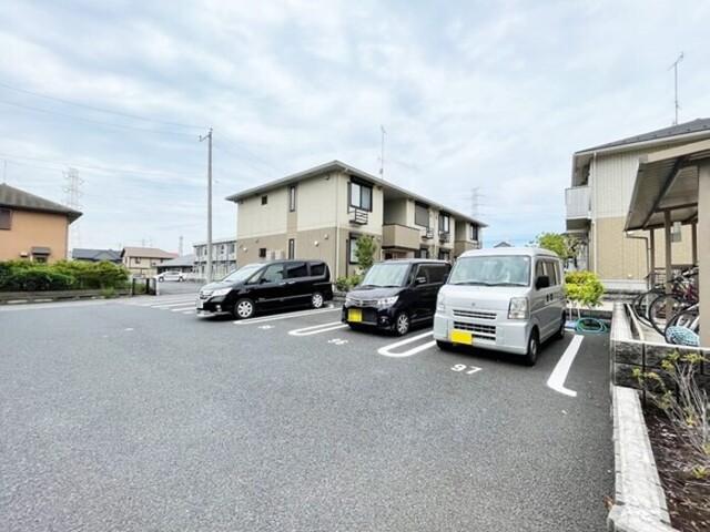 バードネイチャー　E棟（202） 駐車場