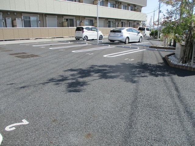 AMR24（305） 駐車場