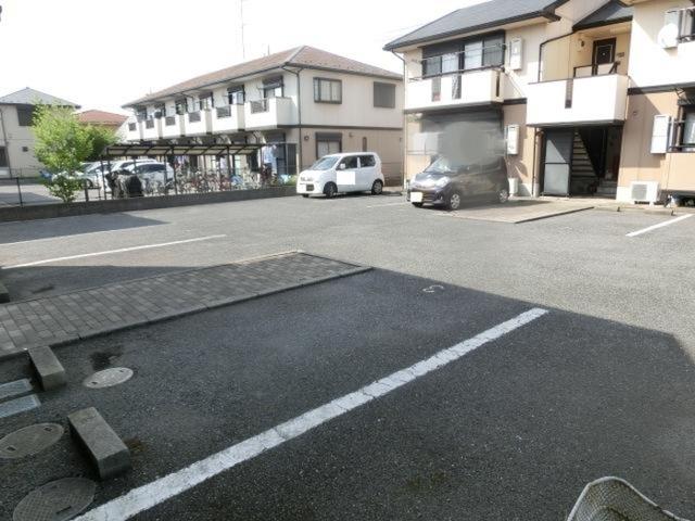 ヴェルドミール　Ａ（101） 駐車場