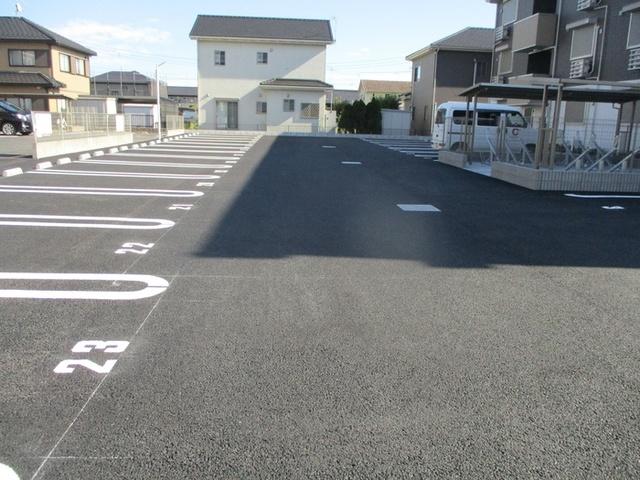 Stella（303） 駐車場