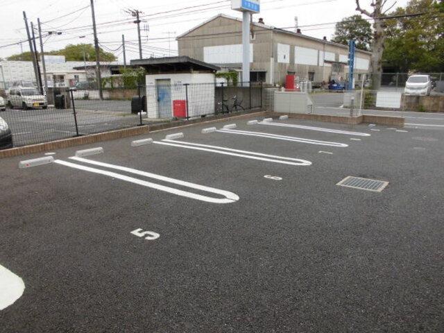 ソル・グランデ（201） 駐車場