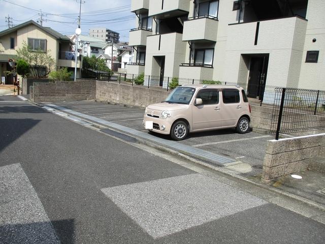 ドゥリームアイ・エス（102） 駐車場