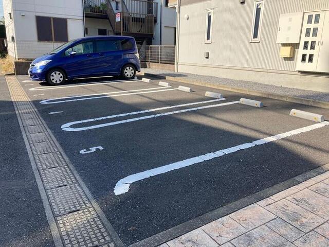 コスモス（105） 駐車場