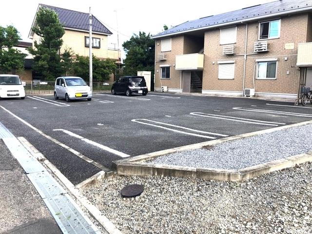 メゾンクレールD（201） 駐車場