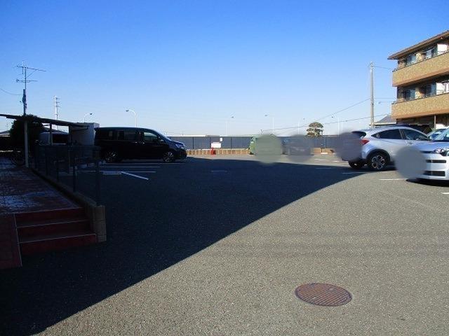 ルヴァン コート　弐番館（102） 駐車場