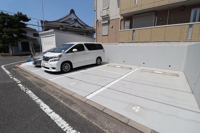ＬＥＸＳＡＳＵ春日（105） 駐車場