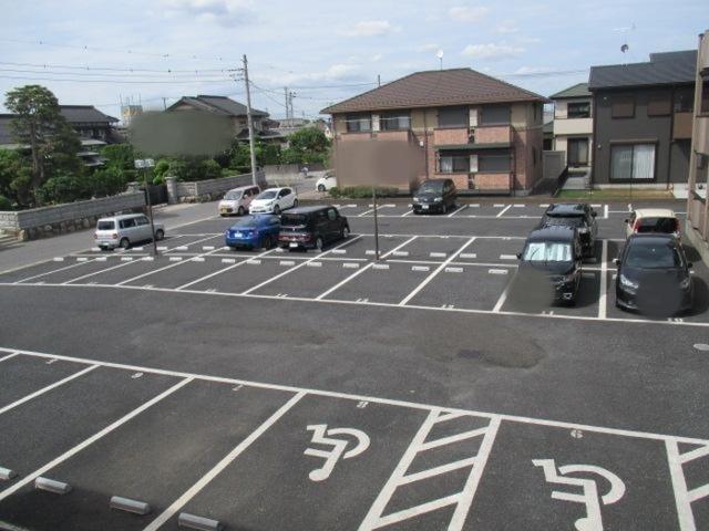 リビングタウン松ヶ島　Ｂ（305） 駐車場