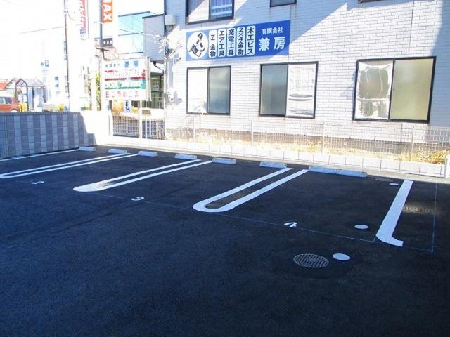 メゾンたくみ（102） 駐車場
