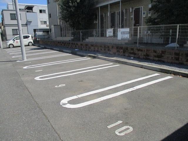 グレイスコート（207） 駐車場