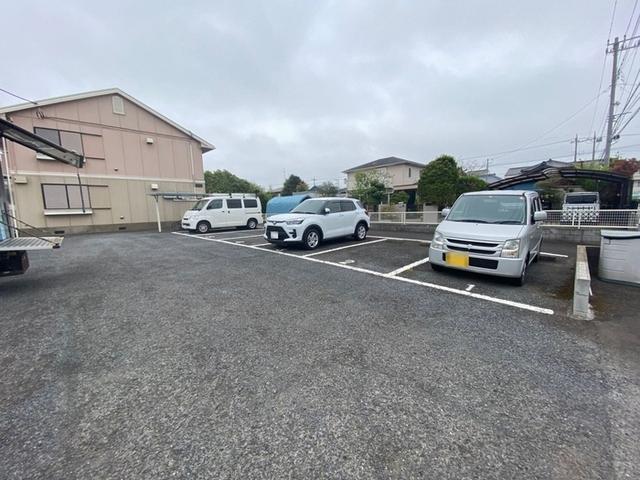 グレイスシャルム（105） 駐車場