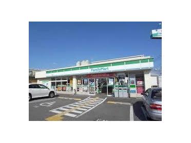 ﾌｧﾐﾘｰﾏｰﾄ 高津橋店：728m