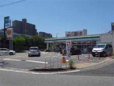 ﾌｧﾐﾘｰﾏｰﾄ 垂水桃山台店：961m