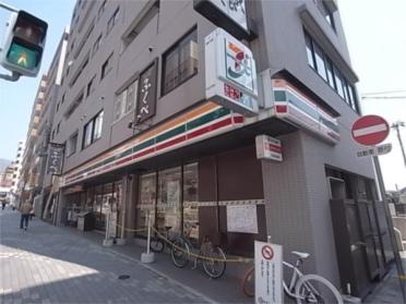 六甲本通り商店街：704m