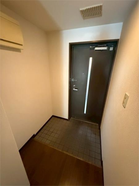 プラザハイツ二ツ屋C棟（103） 玄関