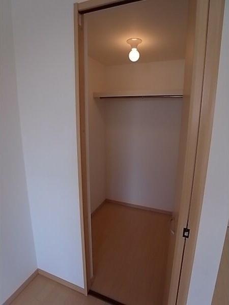 神戸市須磨区関守町アパート 収納